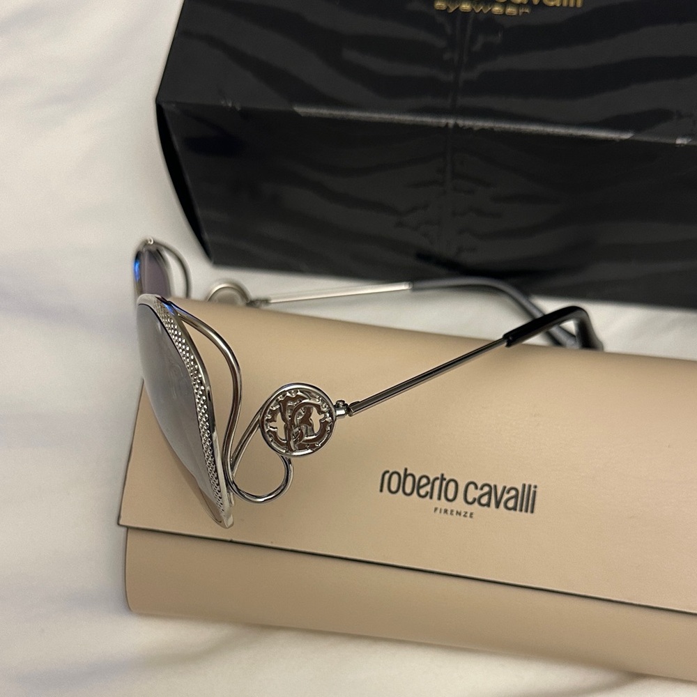 Roberto Cavalli Women's Silver Sunglasses with Gradient Gray Lenses - Picture 2 of 2